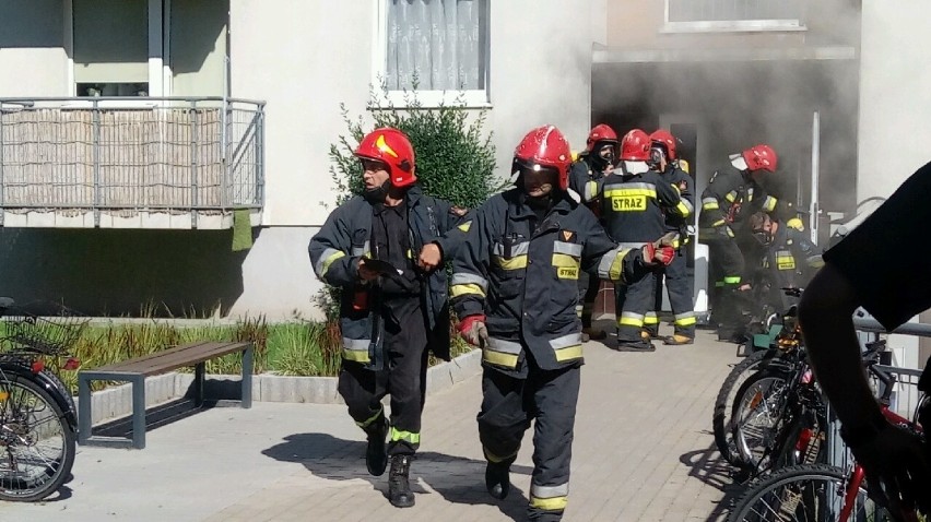 Pożar bloku przy ul. Śmiechowskiej w Wejherowie