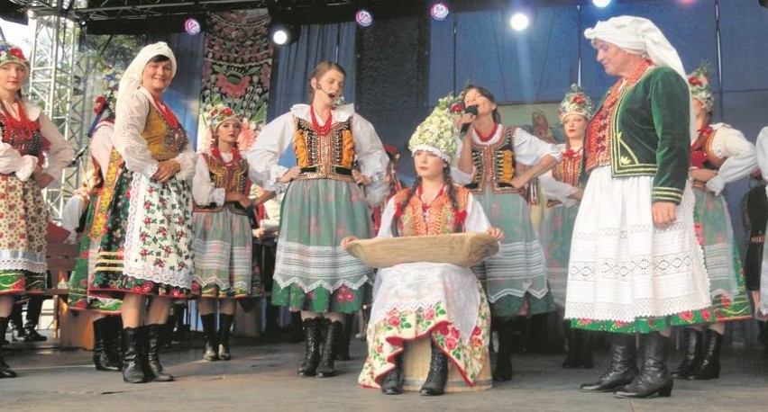 Oczepiny Panny Młodej na bibickim weselu. Widowisko...