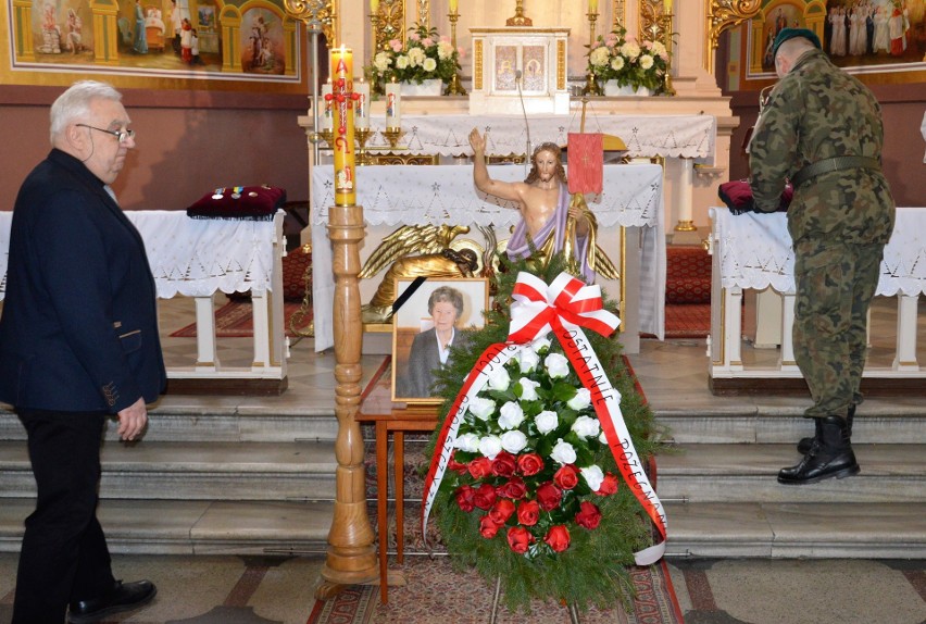 Pogrzeb major Wandy Nowak. Żegnali ją w Opolu bliscy, kombatanci, żołnierze i młodzież