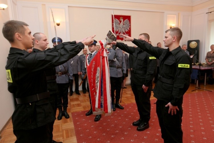 Ślubowanie nowych policjantów