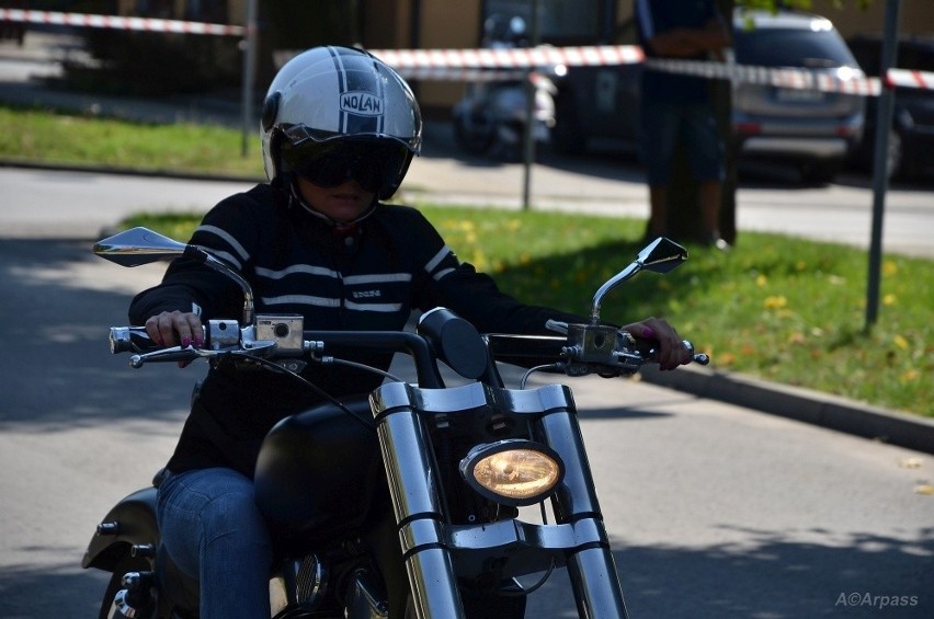 Motocyklowy szał w Garbatce-Letnisku, czyli X Bike Night [DUŻO ZDJĘĆ]