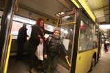 Autobusy, tramwaje i pociągi Kolei Śląskich jeżdżą za darmo przed smog 5.3.2018 Bilety nie obowiązują kierowców samochodów i pasażerów