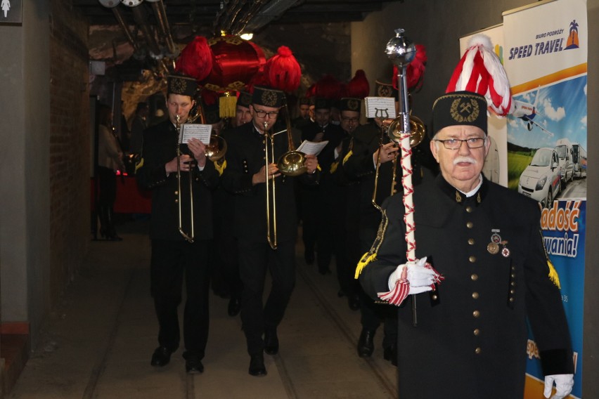 Opera chińska w kopalni Guido