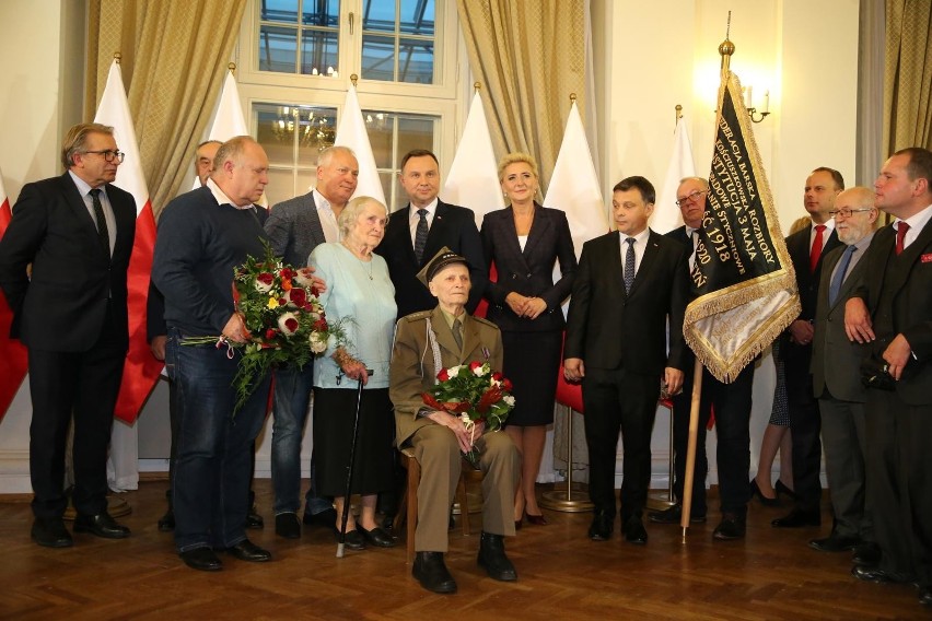 Prezydent Andrzej Duda razem z pierwszą damą przyjechali do...