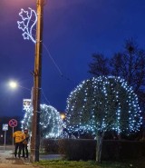 Świąteczne iluminacje rozbłysły w Gubinie. Oświetlone zostało zwłaszcza centrum miasta. Jak wyglądają świąteczne ozdoby w tym roku?