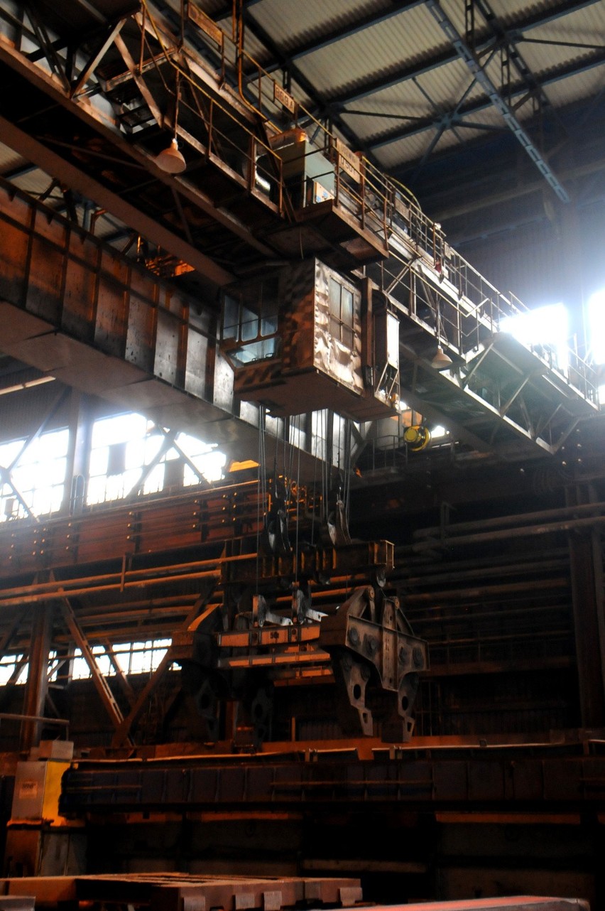 ArcelorMittal wygasza wielki piec i wstrzymuje pracę stalowni. Czy będą zwolnienia pracowników? Fakty, opinie, prognozy