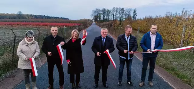 Oficjalne otwarcie wyremontowanych dróg w gminie Jasieniec.