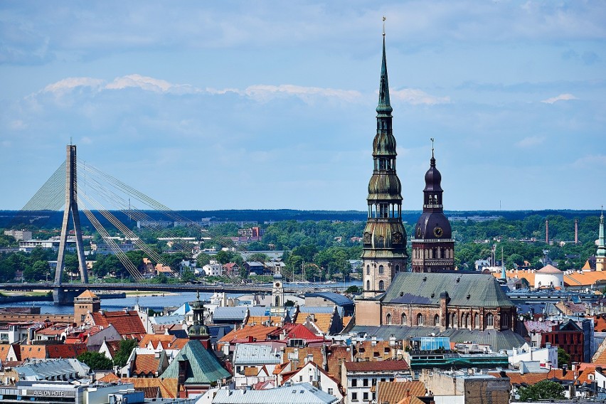 Mieszkańcowi Łotwy zajęłoby to 8,9 roku