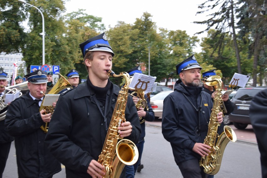 Patriotyczna uroczystość w Sieradzu. Dzień Sybiraka i przekazanie sztandaru ZDJĘCIA