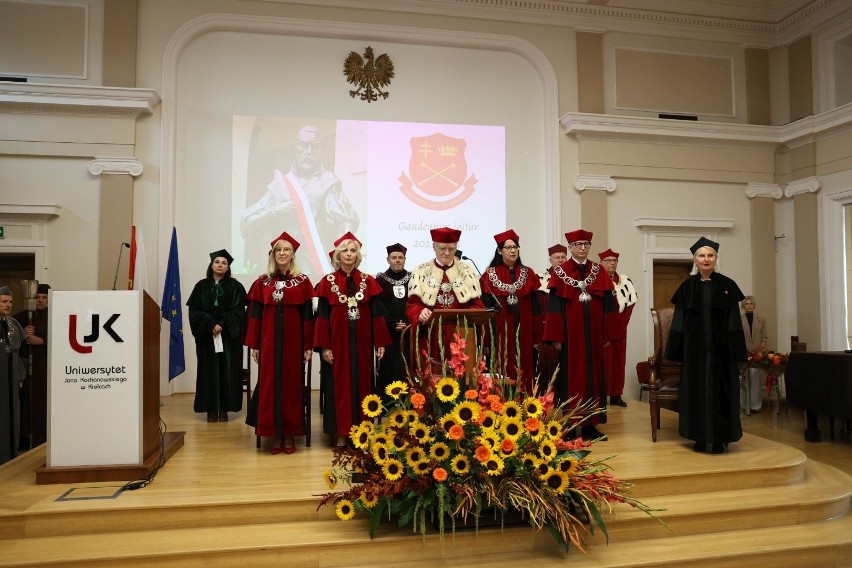 Inauguracja roku akademickiego Uniwersytetu Jana Kochanowskiego w Kielcach. Nadano też tytuł Doctor Honoris Causa. Zobacz zdjęcia