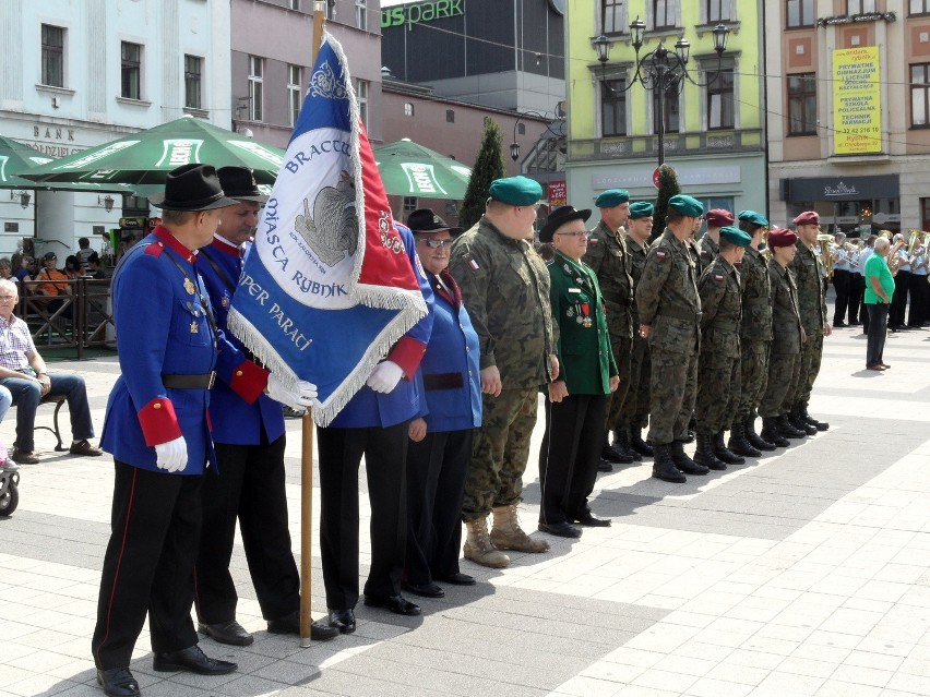 Święto Wojska Polskiego. Działo się na Rynku w Rybniku! [ZDJĘCIA]