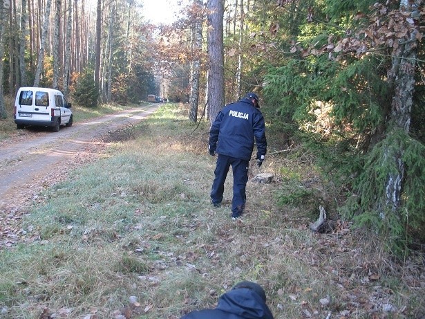 Dramat na polowaniu. Jeden z Duńczyków w lesie pod Bchniewem został ranny w nogę. Policja bada okoliczności zdarzenia.