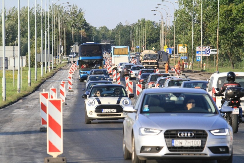 Remont wyjazdu z Wrocławia w kierunku Bielan Wrocławskich