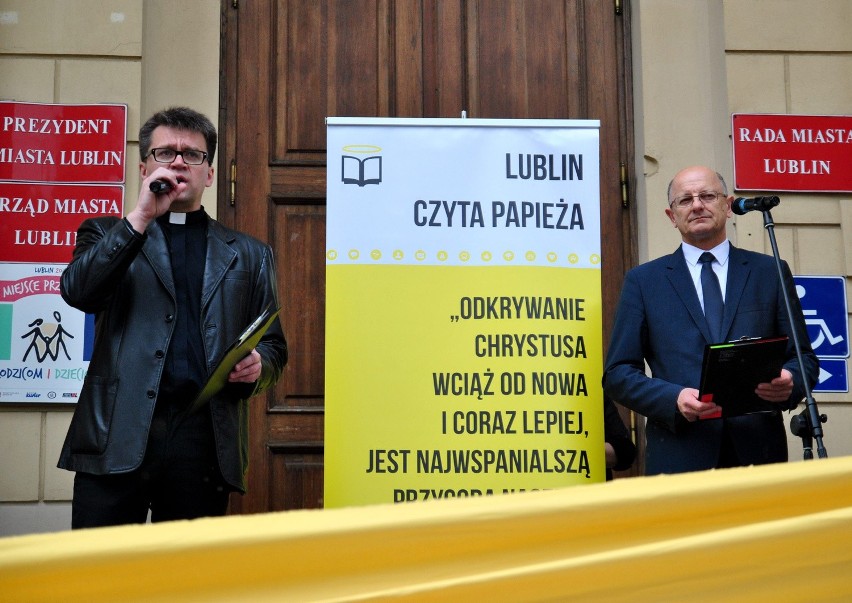 Lublin czyta papieża. Finał akcji podczas Koncertu Chwały (ZDJĘCIA)