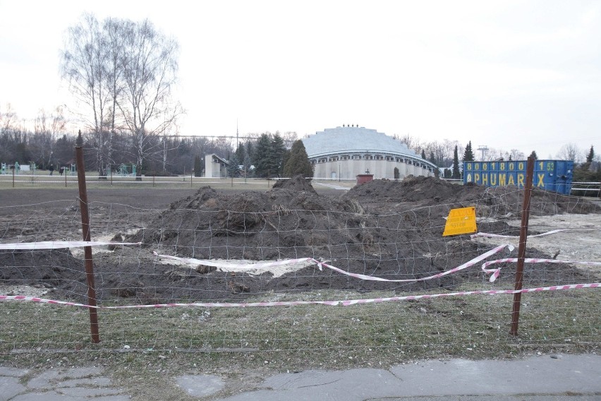 Szkieletor w Parku Śląskim wyburzony. Tyle po nim zostało [ZDJĘCIA]