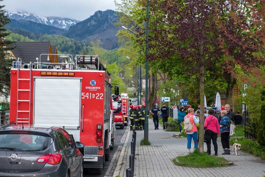 Zakopane. Alarm bombowy w hotelu. Ewakuacja turystów [ZDJĘCIA]