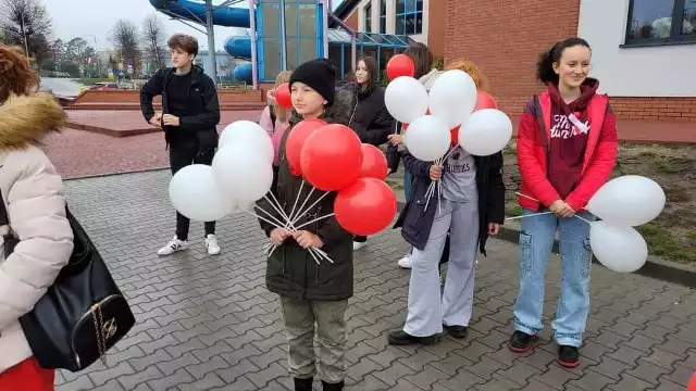 "Marsz na Kowalę" - czyli święto Niepodległości w gminie Nowiny. Mieszkańcy świętowali 105 lat wolności w biało-czerwonych barwach.