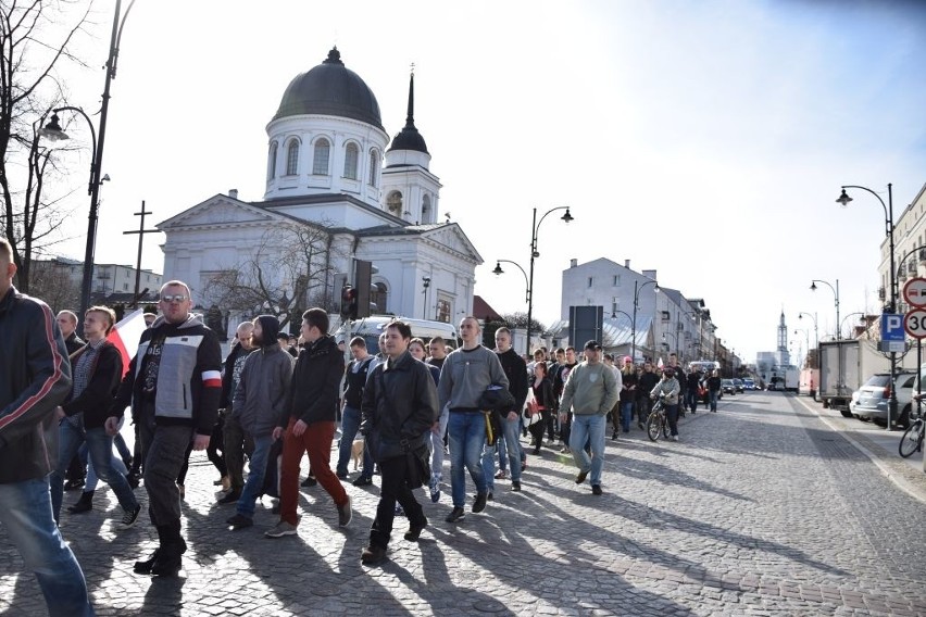 Białystok. Marsz antyimigracyjny. Białystok wolny od...