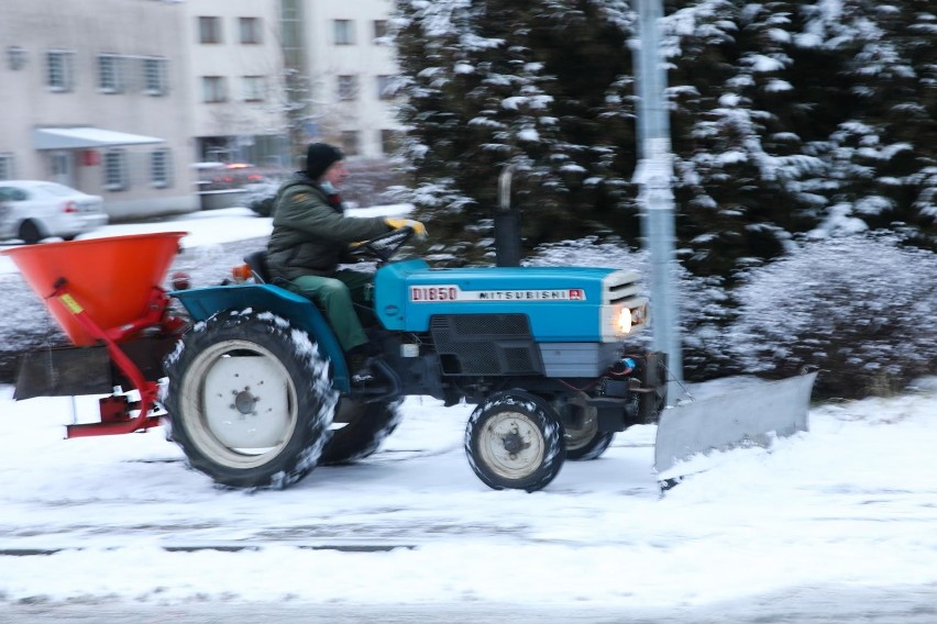 Intensywne opady śniegu spowodowały, że zrobiło się biało na...