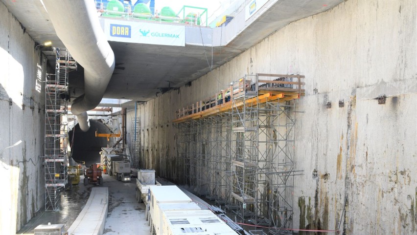 Budowa tunelu w Świnoujściu. 1000 metrów Wyspiarki. Maszyna zaczyna drążyć po stronie wyspy Wolin [ZDJĘCIA]