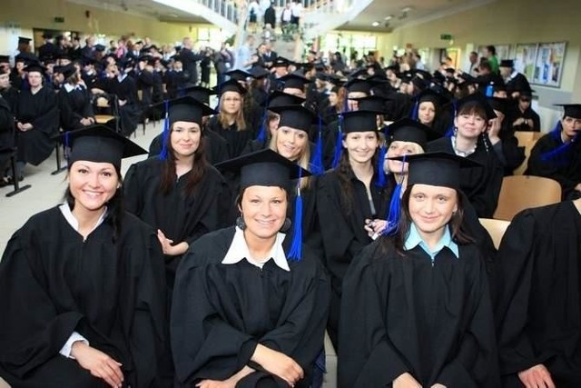 Nieco ponad 5 tysięcy studentów na studiach stacjonarnych i niestacjonarnych rozpocznie dzisiaj nowy rokakademicki w Słupsku.
