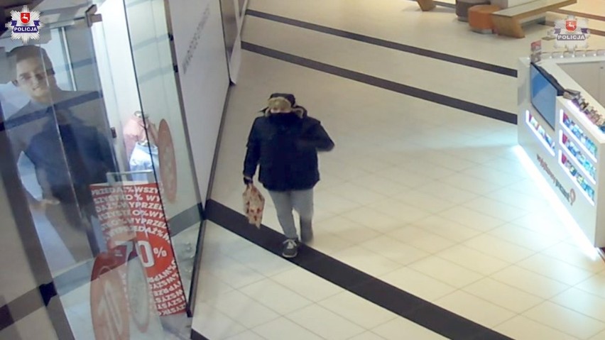 Ukradł pieniądze z szafki w Tarasach Zamkowych w Lublinie. Jest nagranie z monitoringu. Policja prosi o pomoc (WIDEO) 
