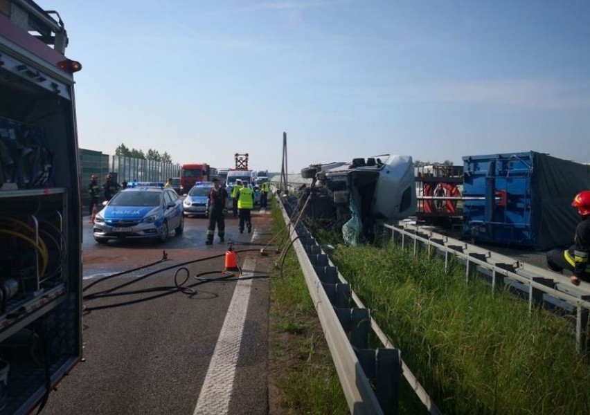 Wypadek na autostradzie A4 w Gliwicach. Samochód ciężarowy...
