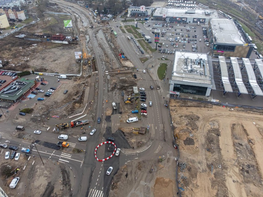 Nowe rondo przy zbiegu ul. Bohaterów Monte Cassino i...