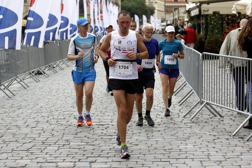 Maraton Wrocław - ZDJĘCIA - zawodnicy z numerami 1801 - 2000