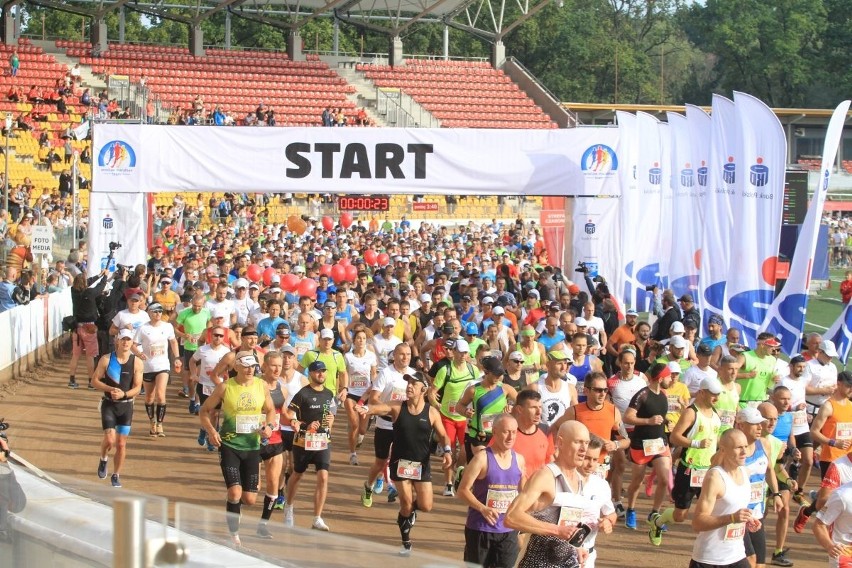 Zdjęcia ze startu 36. PKO Wrocław Maratonu