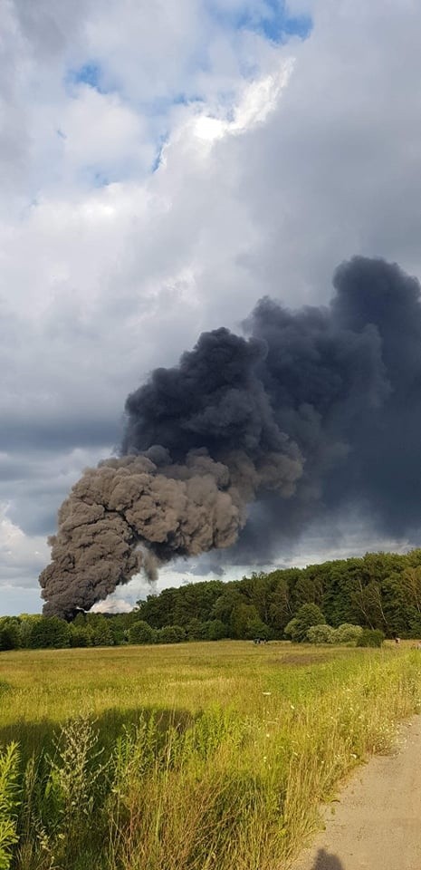 Duży pożar składowiska opon wybuchł we wtorek, 9 lipca, w...