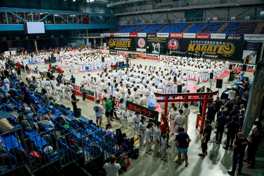 Tłum karateków rywalizował w hali Podpromie w 12. edycji Carpathia Karate Cup 2023 [ZDJĘCIA]