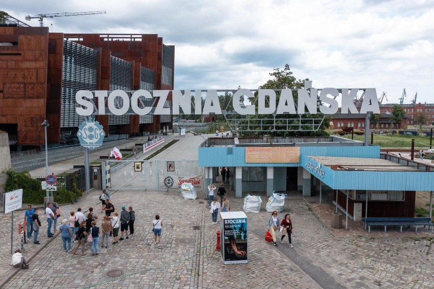 Legendarny napis "Stocznia Gdańska" został odnowiony....