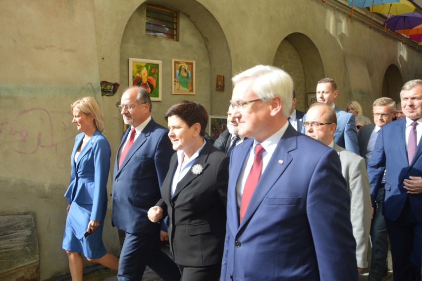 Wybory samorządowe 2018. Wicepremier Beata Szydło spotkała się z tarnowianami na Rynku [ZDJĘCIA]