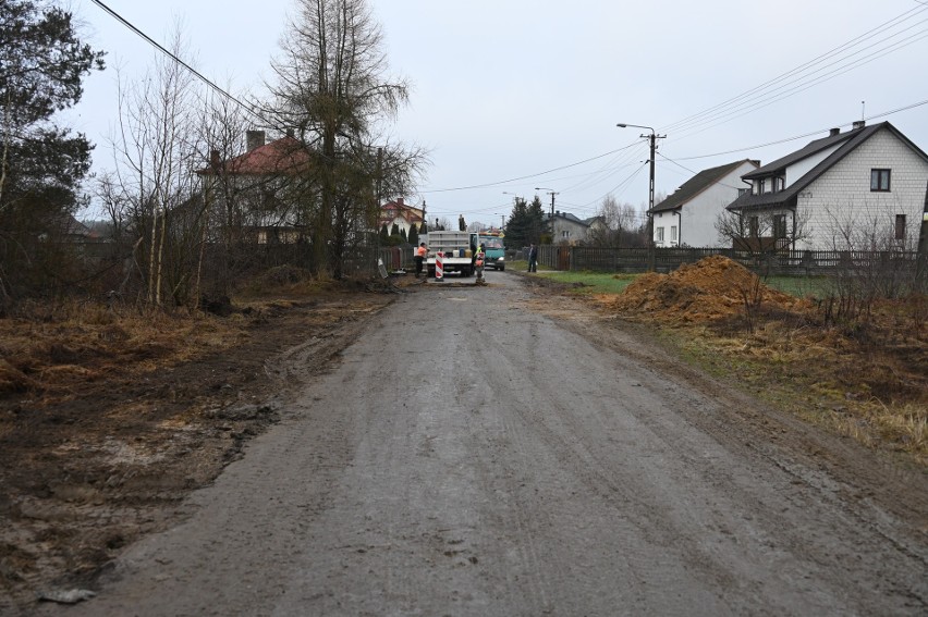 Bezpieczniej na drogach w Słopcu. Nowe inwestycje drogowe w gminie Daleszyce