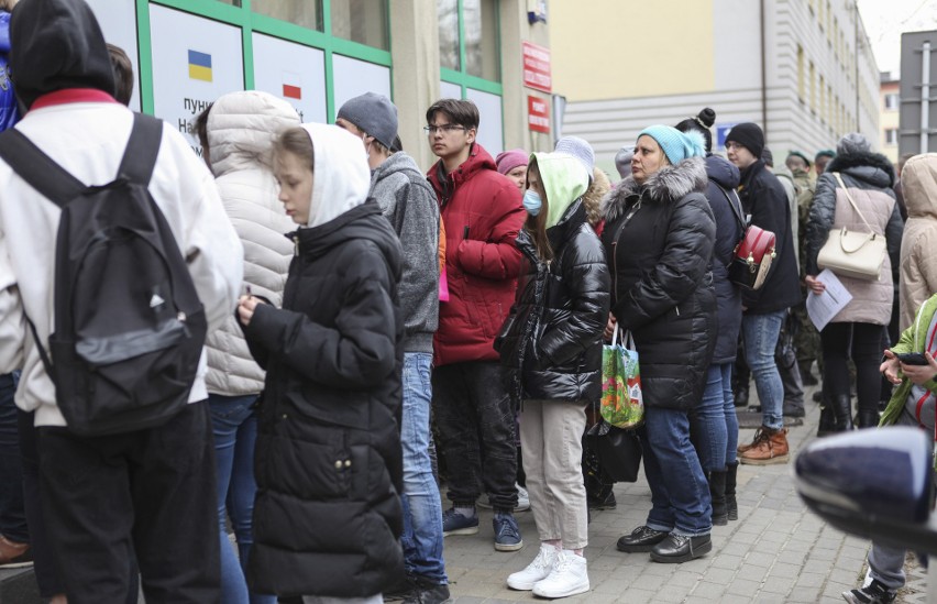 W Rzeszowie długie kolejki uchodźców  do otrzymania numeru PESEL. Miasto apeluje do uchodźców, by rozkładali w czasie swoją rejestrację