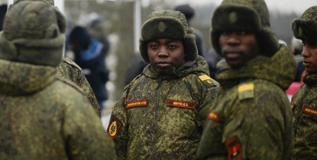 Rosjanie chcą rekrutować studentów z Afryki do walki na Ukrainie.
