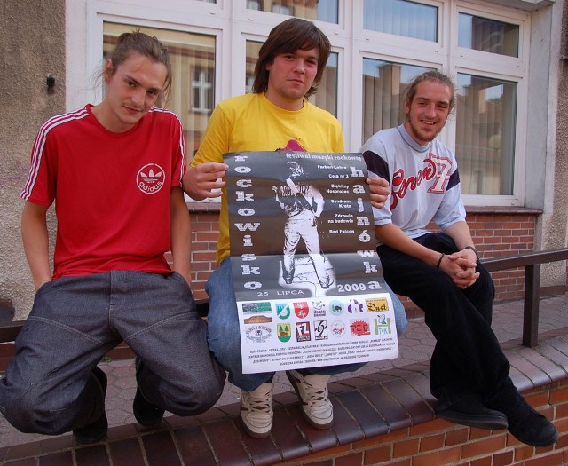 Zespół Materia od lewej: Tadeusz Piesiak (gitara, wokal), Kuba Marciniak (perkusja) i Michał Piesiak (bass, wokal). 