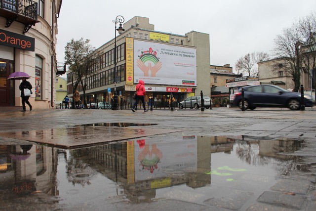 Plan zagospodarowania przestrzennego wyklucza zabudowanie placu przed dawnym PDT-em w Lublinie