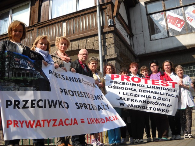 Załoga prewentorium w Jarnołtówku już wielokrotnie protestowała przeciwko likwidacji. Tym razem też nie zamierza odpuścić.