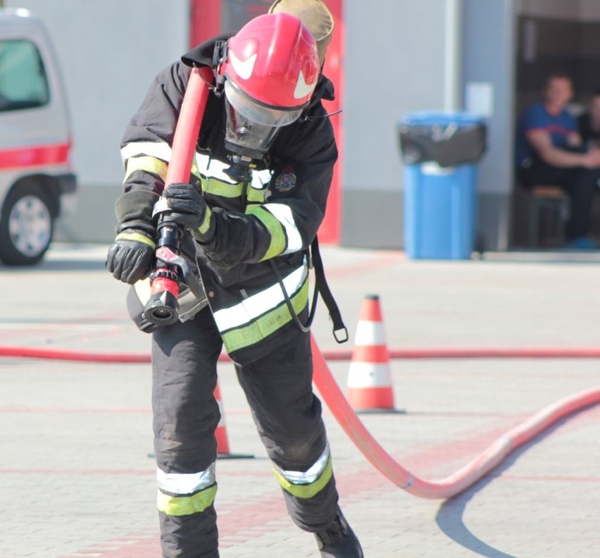 Ponad setka strażaków zawodowych wzięła udział w III...