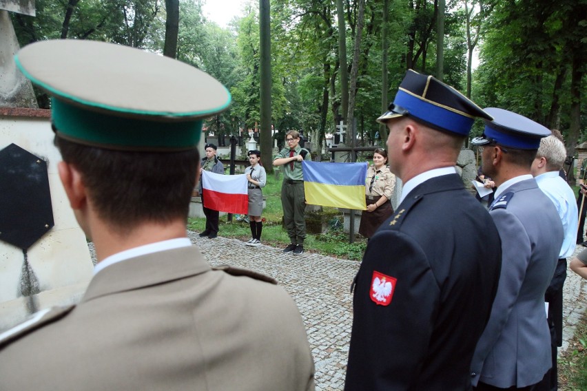 Lublin: „Płomień Braterstwa” zapłonął na cmentarzu przy Lipowej    