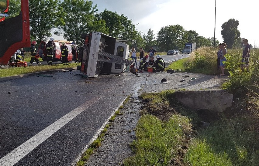 Wypadek na DK 35. Dwie osoby ranne