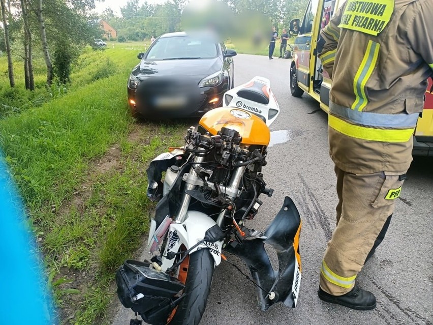 Dwie osoby ranne w zderzeniu dwóch motocykli i quada w Gniewczynie Łańcuckiej [ZDJĘCIA]