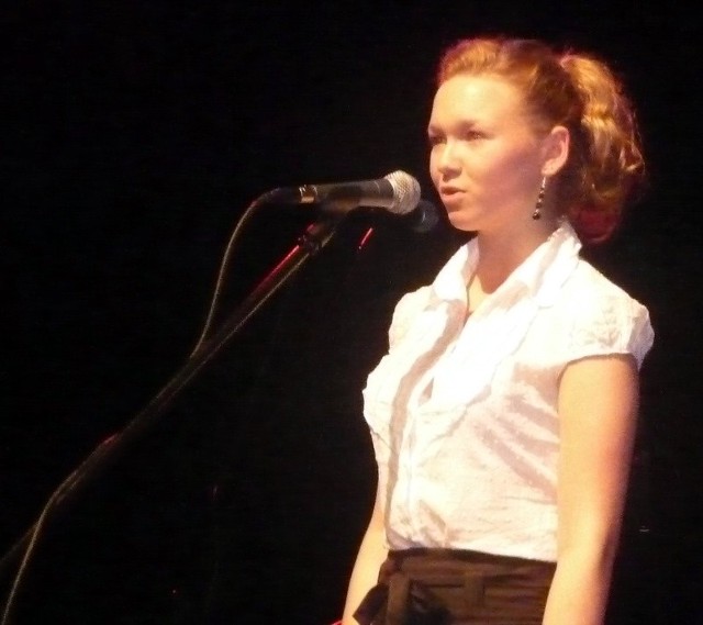Patrycja Juchniewicz, 18-letnia licealistka z Pyrzyc, zyskała największe uznanie jury spośród 15 wykonawców (byli to soliści, duety i zespół).