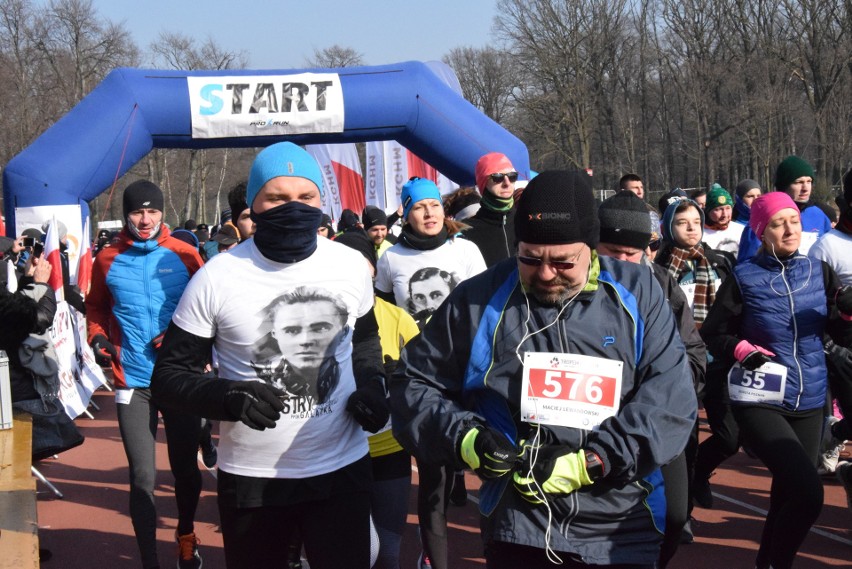 Bieg Tropem Wilczym we Wrocławiu. Uczcili pamięć żołnierzy wyklętych [ZDJĘCIA, WYNIKI]