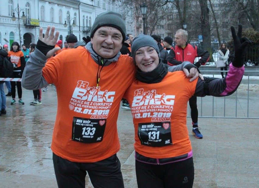 WOŚP 2019 w Radomiu. Biegacze "policzyli się z cukrzycą", wystartowało około 450 osób [WIDEO, ZDJĘCIA]