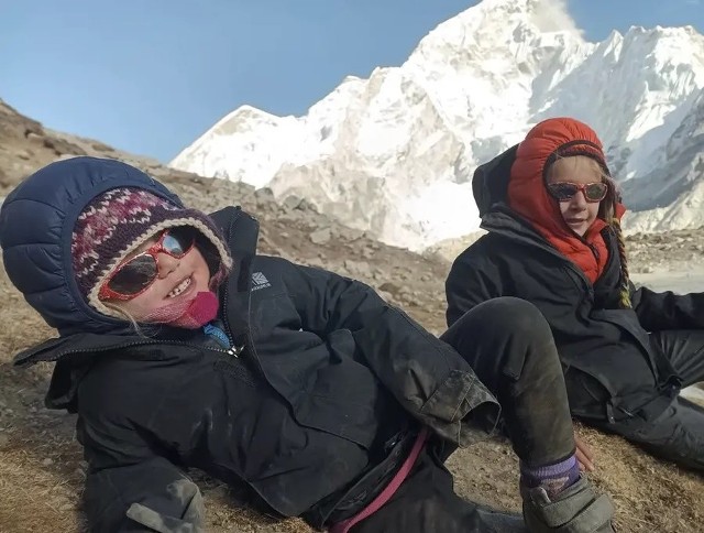 Czteroletnia Zara jest najmłodszą osobą, która dotarła do obozu bazowego na Mount Everest