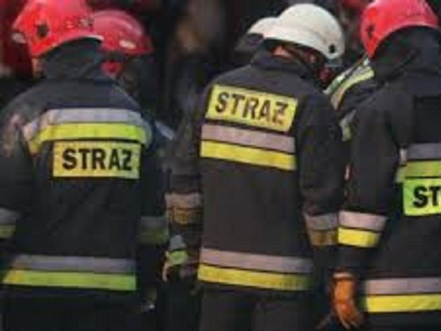 Policja, straż pożarna, gazownicy i przedstawiciele jeszcze kilku innych służb przeszukują budynek III Urzędu Skarbowego w Bydgoszczy