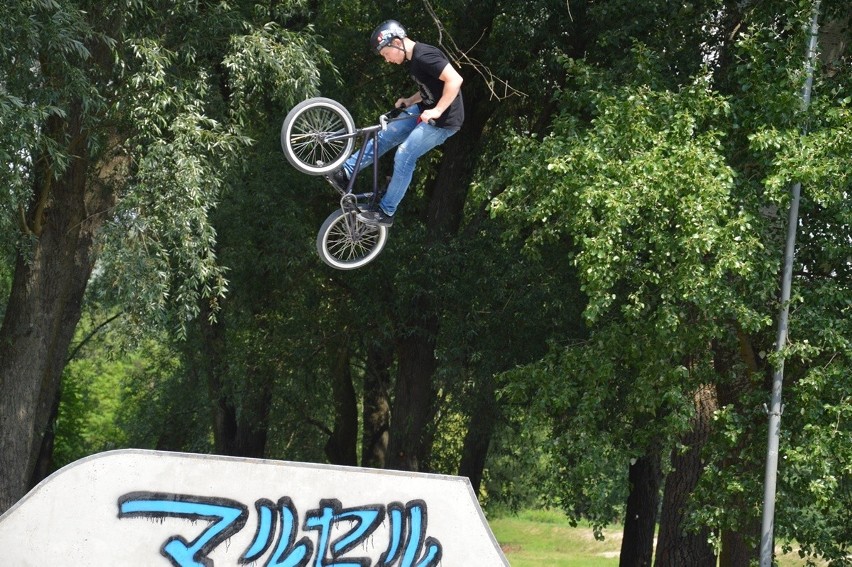 Otwarcie nowego skateparku w Stalowej Woli: Rowerem w koronie drzew [ZDJĘCIA]